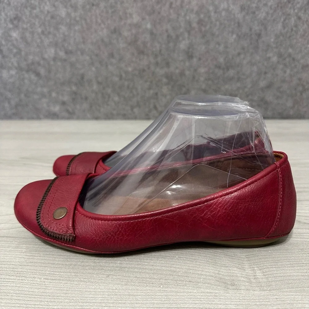 EuroSoft by Sofft Sena Women's Sz 7 Red Zipper Accent Ballet‎ Flats 1032309